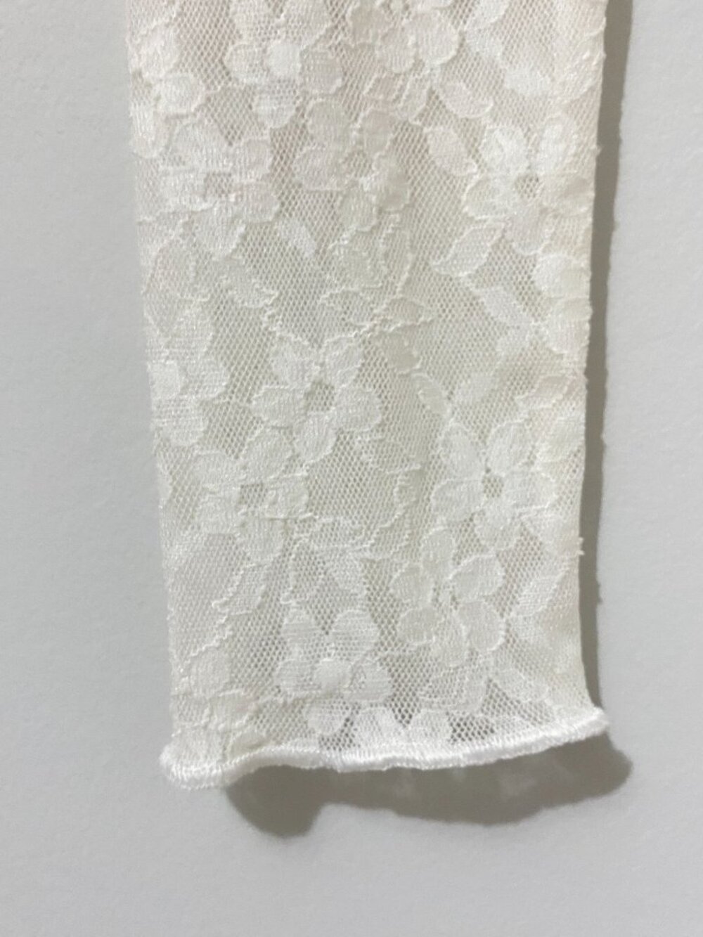 Wilfred Aritzia Fitted Sheer White Lace Long-sleeve Turtleneck Top Stretch - Picture 5 of 11